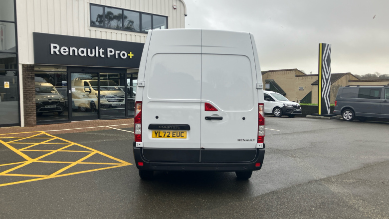 Renault Master Mwb Diesel Fwd MM35dCi 135 Business+ Medium Roof Van